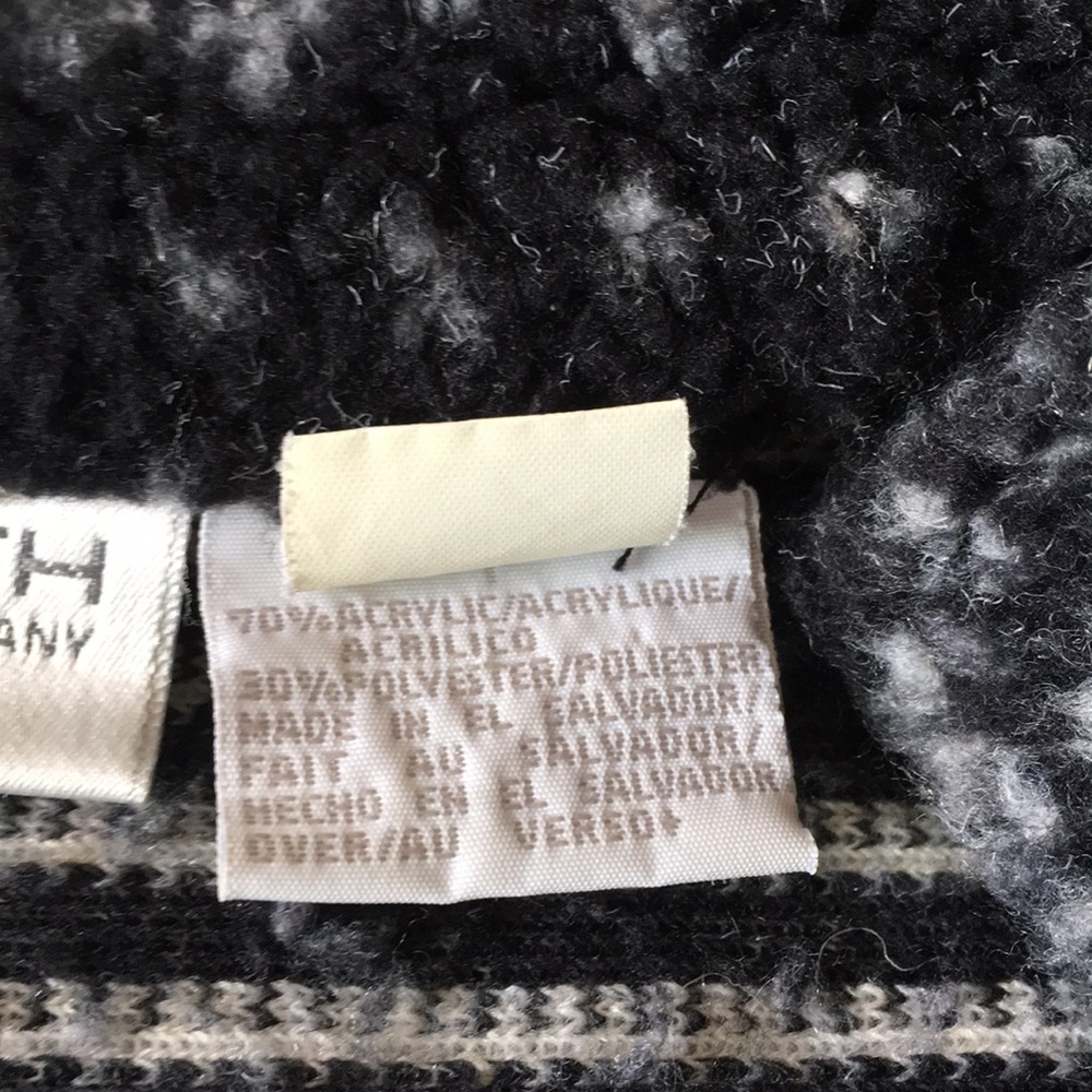 Patterned button up sweater - Picture 3 of 3